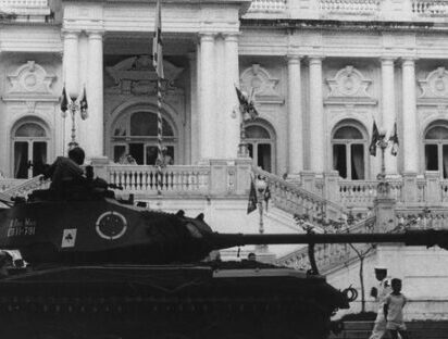 Tanque em frente ao Palácio da Guanabara, RJ, 1964