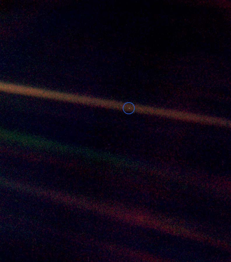 Foto tirada da sonda Voyager 1, 1990.