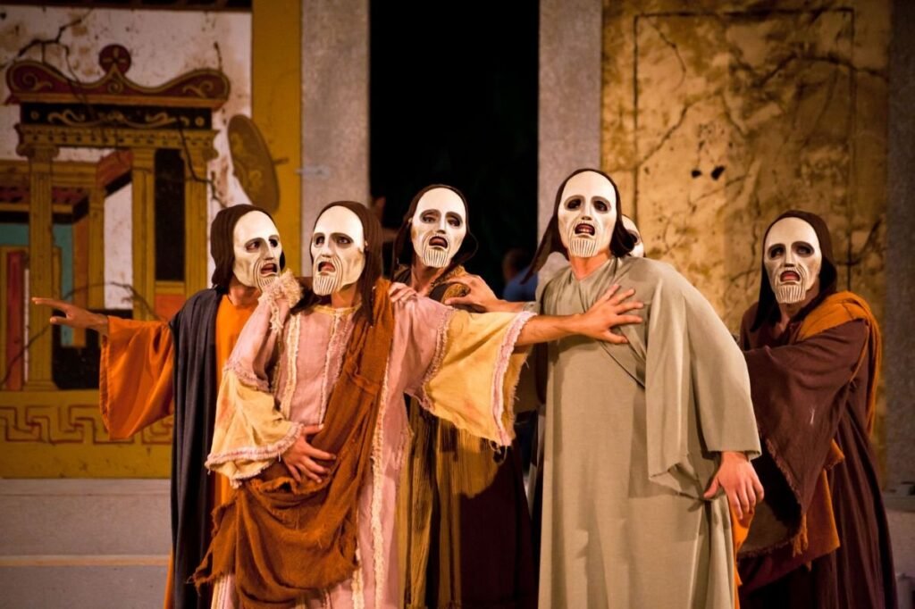 O teatro grego: arte e fascínio. (Máscaras para recortar e colorir.)