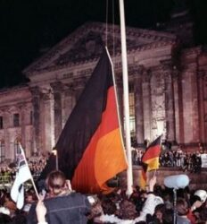 Alemanha voltava a ser um só país depois de quarenta e cinco anos dividida em República Federal da Alemanha