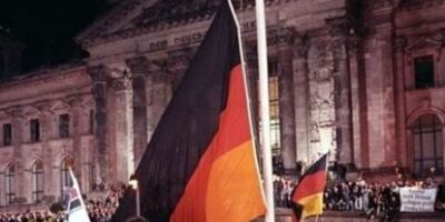 Alemanha voltava a ser um só país depois de quarenta e cinco anos dividida em República Federal da Alemanha