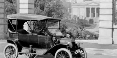 1º de Outubro de 1908, o americano Henry Ford lançou o Ford T